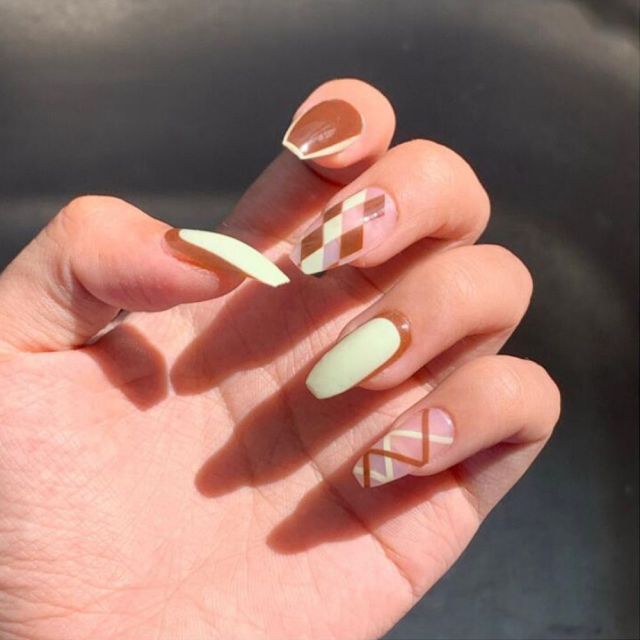 Charming Pink Flame Short Ballet Wearable Fake Nails press on Square Head Full Cover Detachable Finished Fingernails